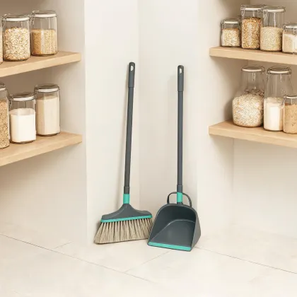Wide angle broom and standing dustpan